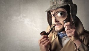 Retro dressed detective