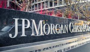 Schriftzug von JPMorgan auf Steintafel