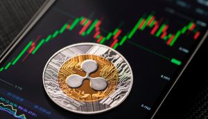 XRP Münze auf bullishem Chartbild