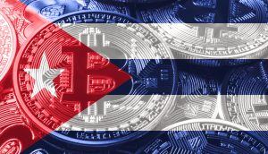 Bitcoin-Münze auf Kuba-Flagge