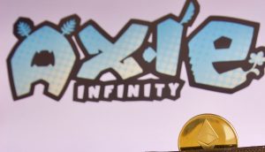 Axie Logo mit Ethereum Münze