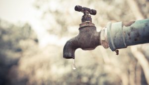 Wasserhahn tropft
